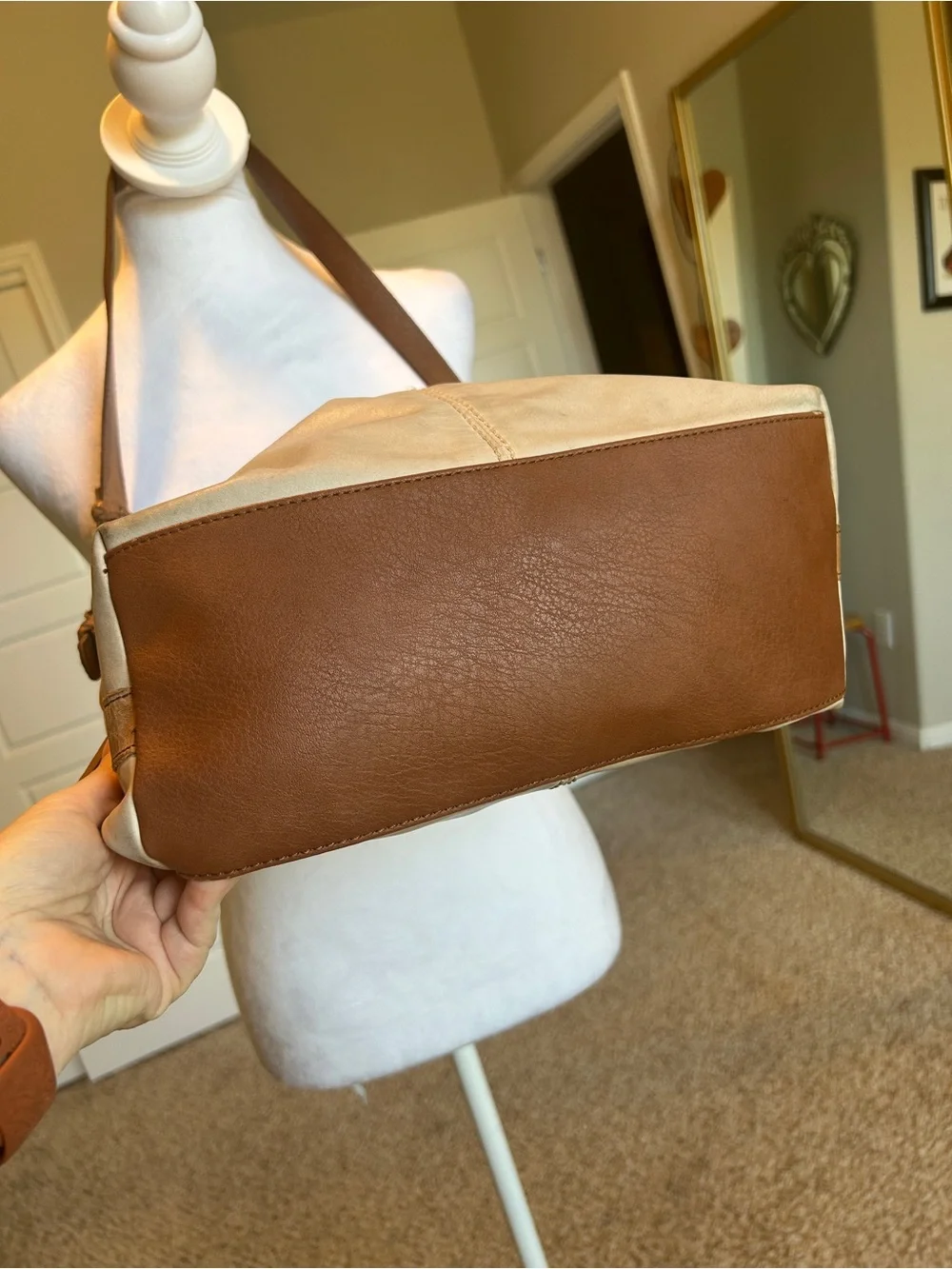 The Sak Ashland Leather Bucket Hobo Shoulder Bag Slouchy Boho Coastal Cream